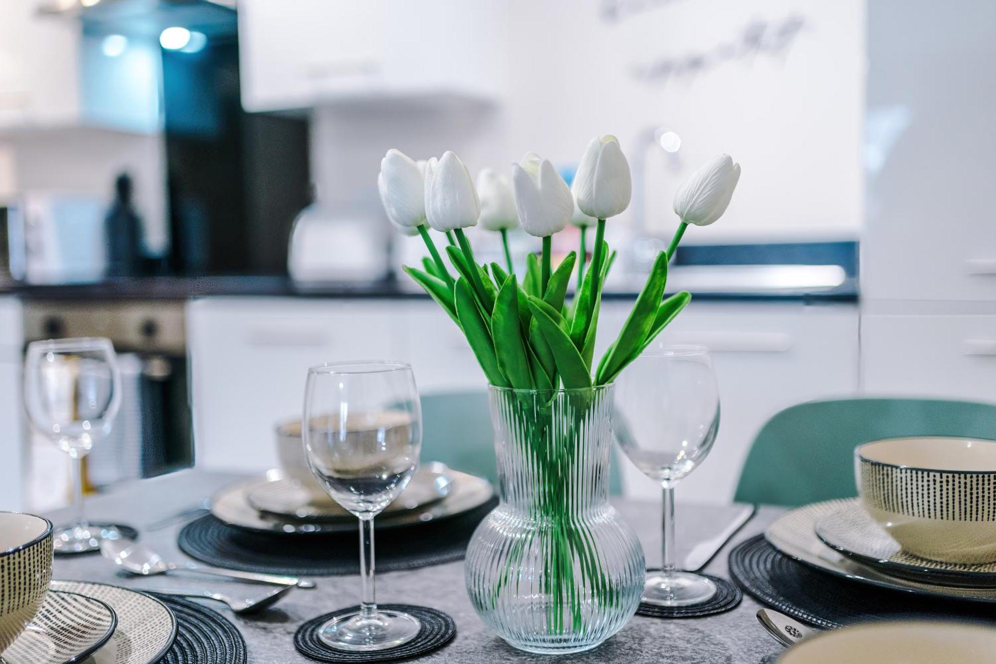 Deluxe New Build 2 Bedroom 2 Bathroom Apartment - Free Secure Parking 맨체스터 외부 사진